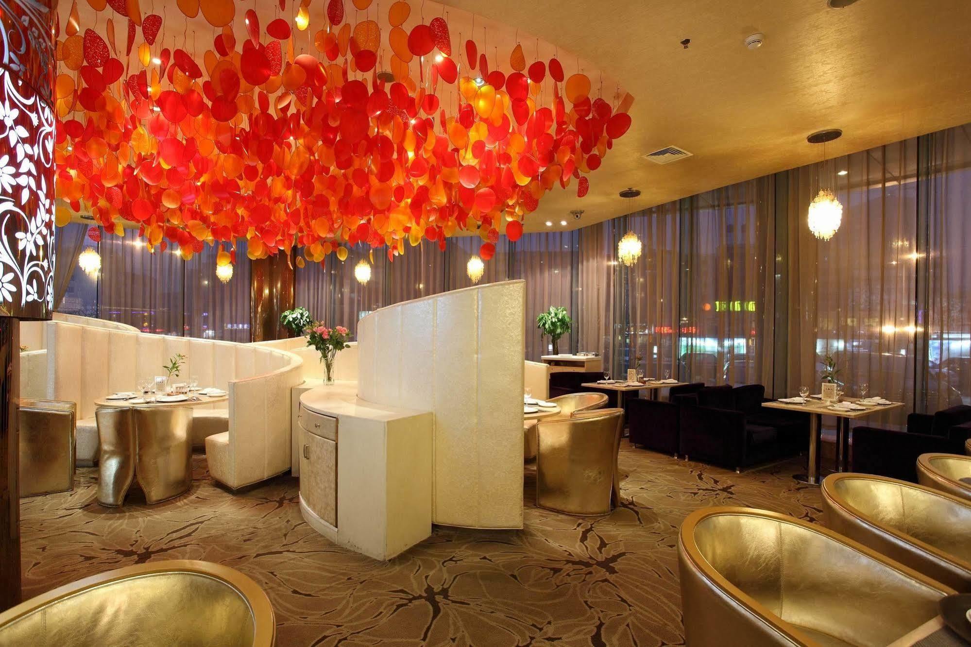 Weilai Conifer Hotel Zhengzhou Esterno foto