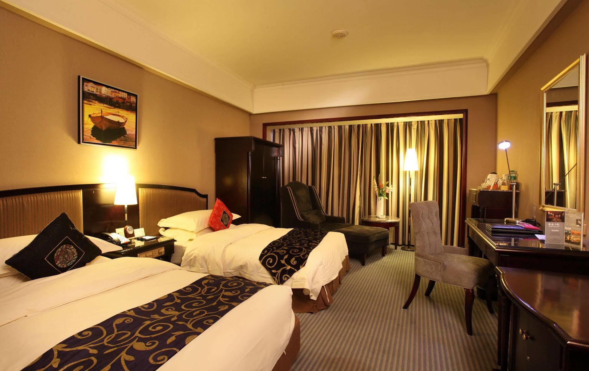 Weilai Conifer Hotel Zhengzhou Esterno foto