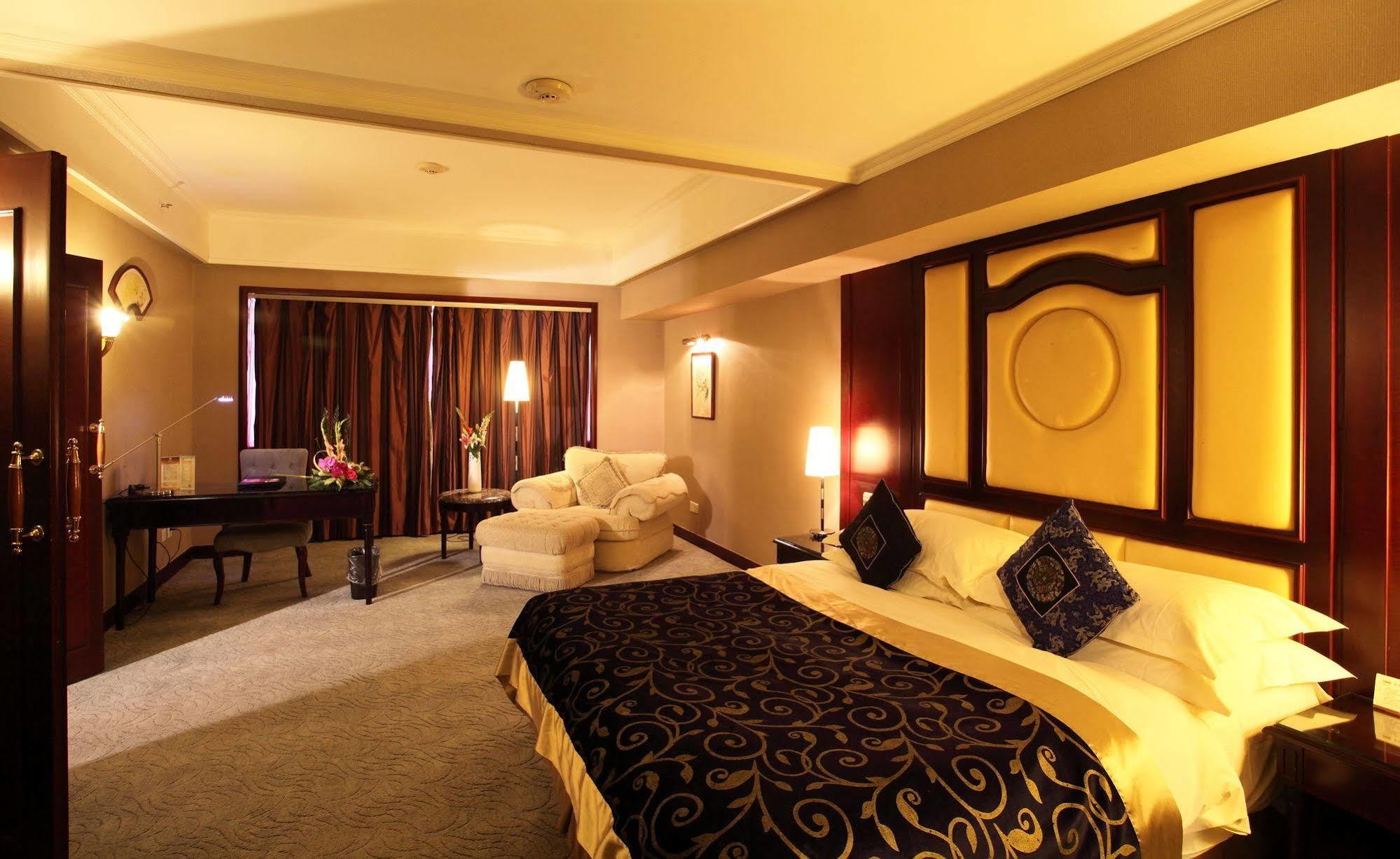 Weilai Conifer Hotel Zhengzhou Esterno foto
