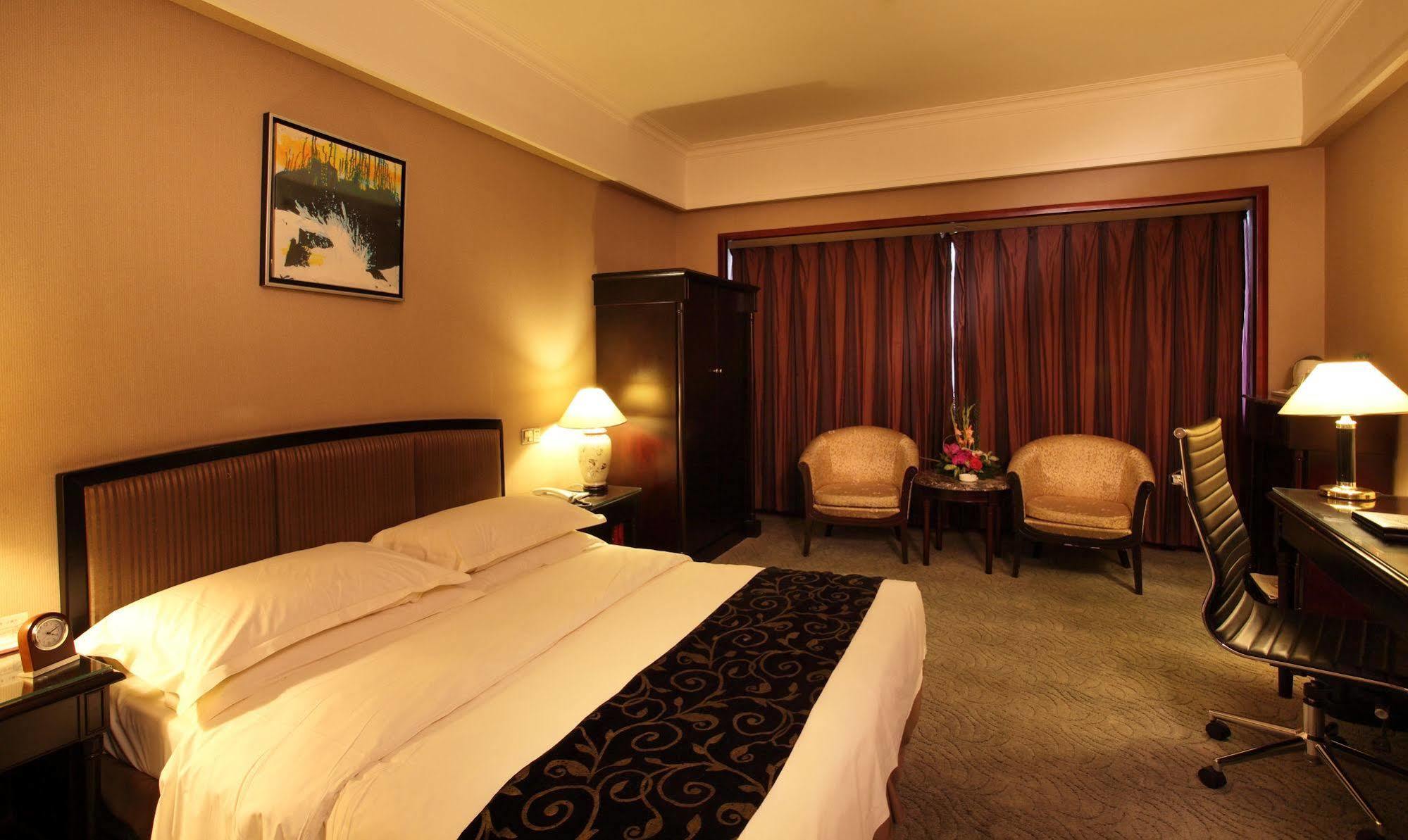 Weilai Conifer Hotel Zhengzhou Esterno foto